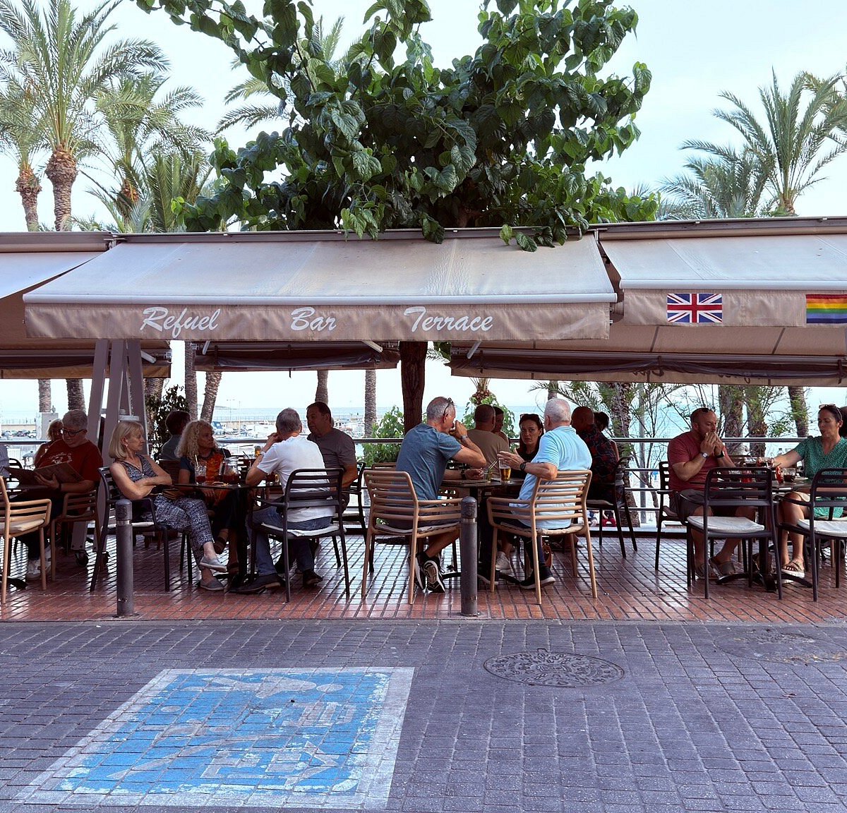 Refuel Bar & Terrace — photo 2