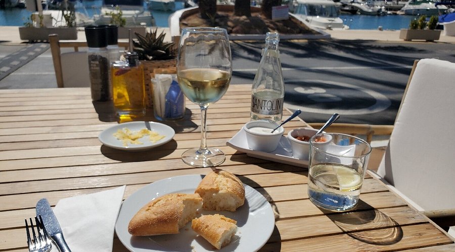 Club Nautico Moraira or Upperclub 1